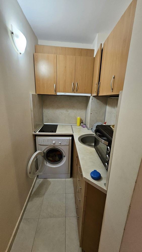 Spacious three-room apartment in Sveti Vlas – only 100 m from the beach and the marina