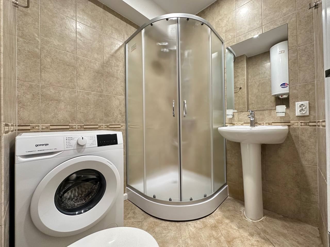 Stylish and cozy apartment with direct access to the pool – modern studio in a gated complex, 300 m from the sea
