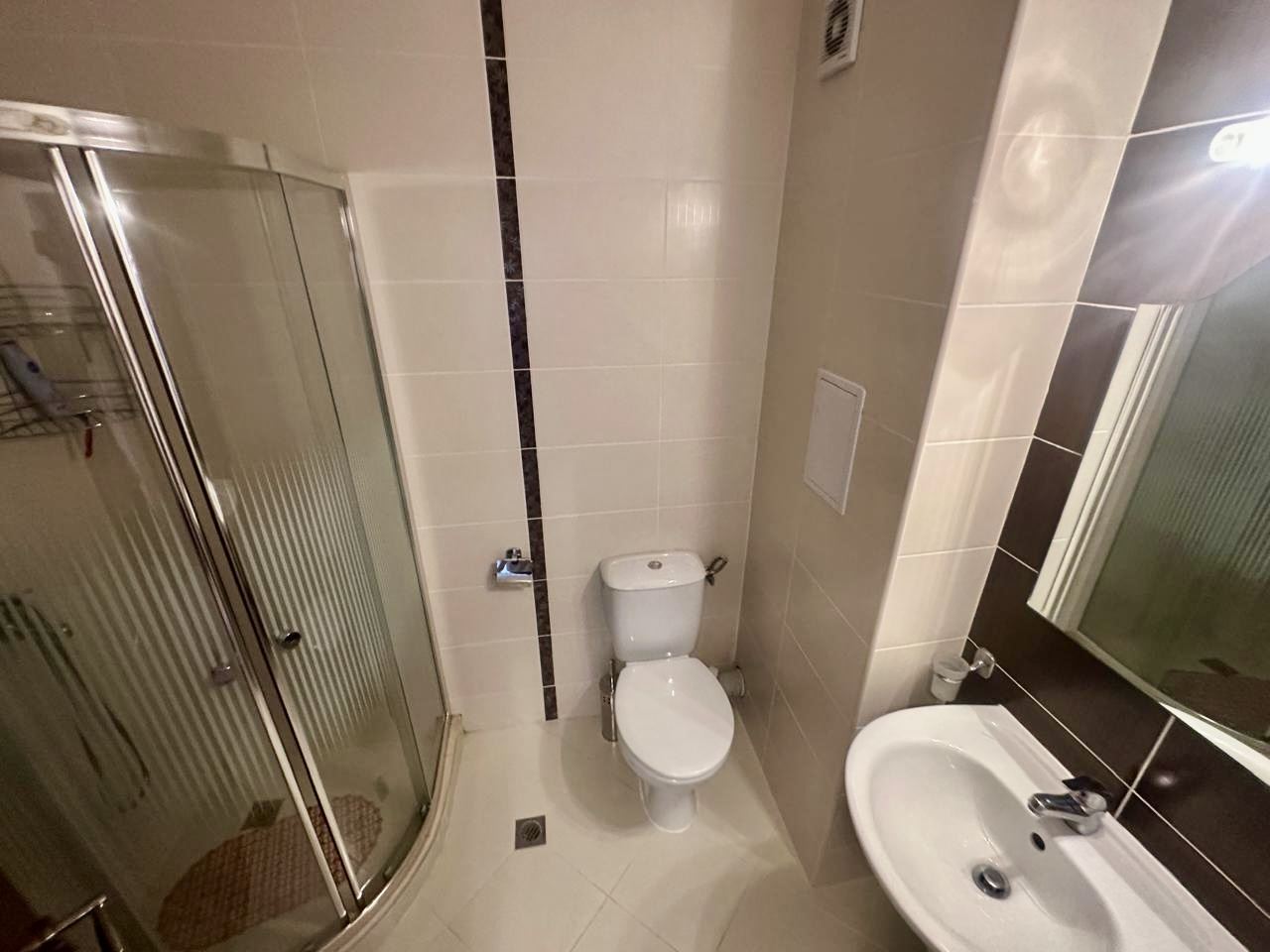 Spacious one-bedroom apartment with a view of the landscaped garden in Nessebar