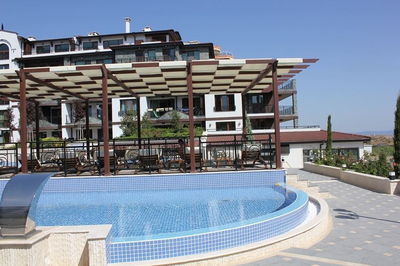 Spacious three-room apartment with sea view in Pomorie – 50 meters from the sea