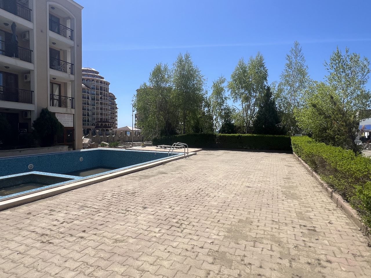 Cozy studio in the heart of Elenite – just minutes from the beach, in a gated complex with a pool and excellent amenities