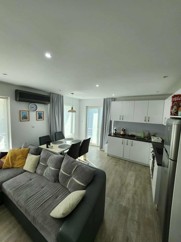 Two-bedroom apartment with pool view in Sveti Vlas – comfort, style and excellent location