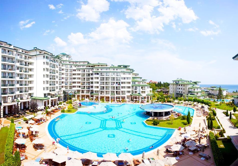 Luxury Studio on the Ravda First Line – Style, Comfort, and Direct Beach Access