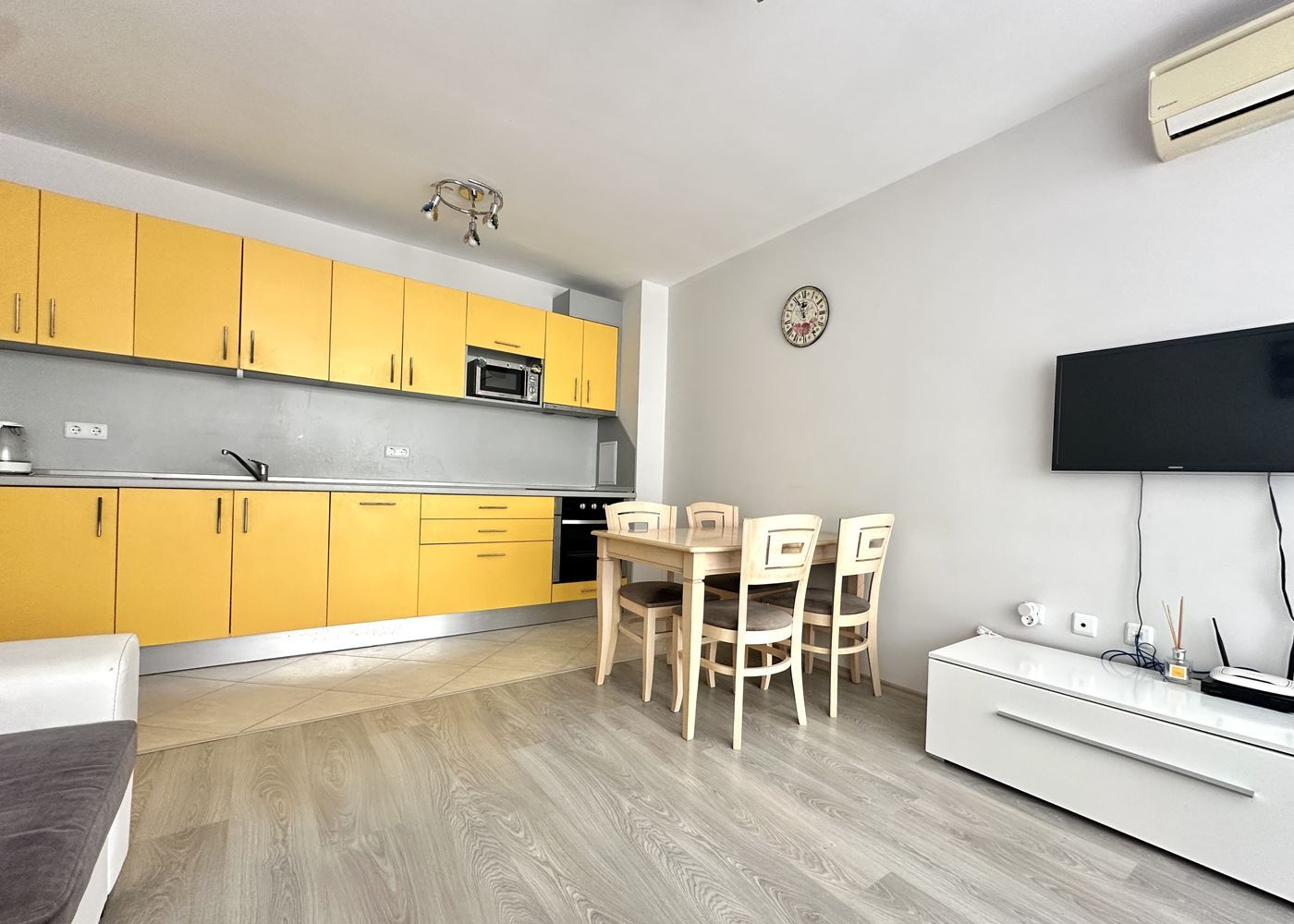 One-Bedroom Apartment 100 m from the Beach in Pomorie – Comfort, Convenience, and Sea View