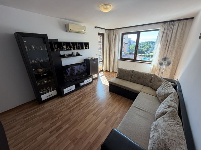 Sunny Beach: Spacious One-Bedroom Apartment with Pool View, 400 Metres from Cacao Beach