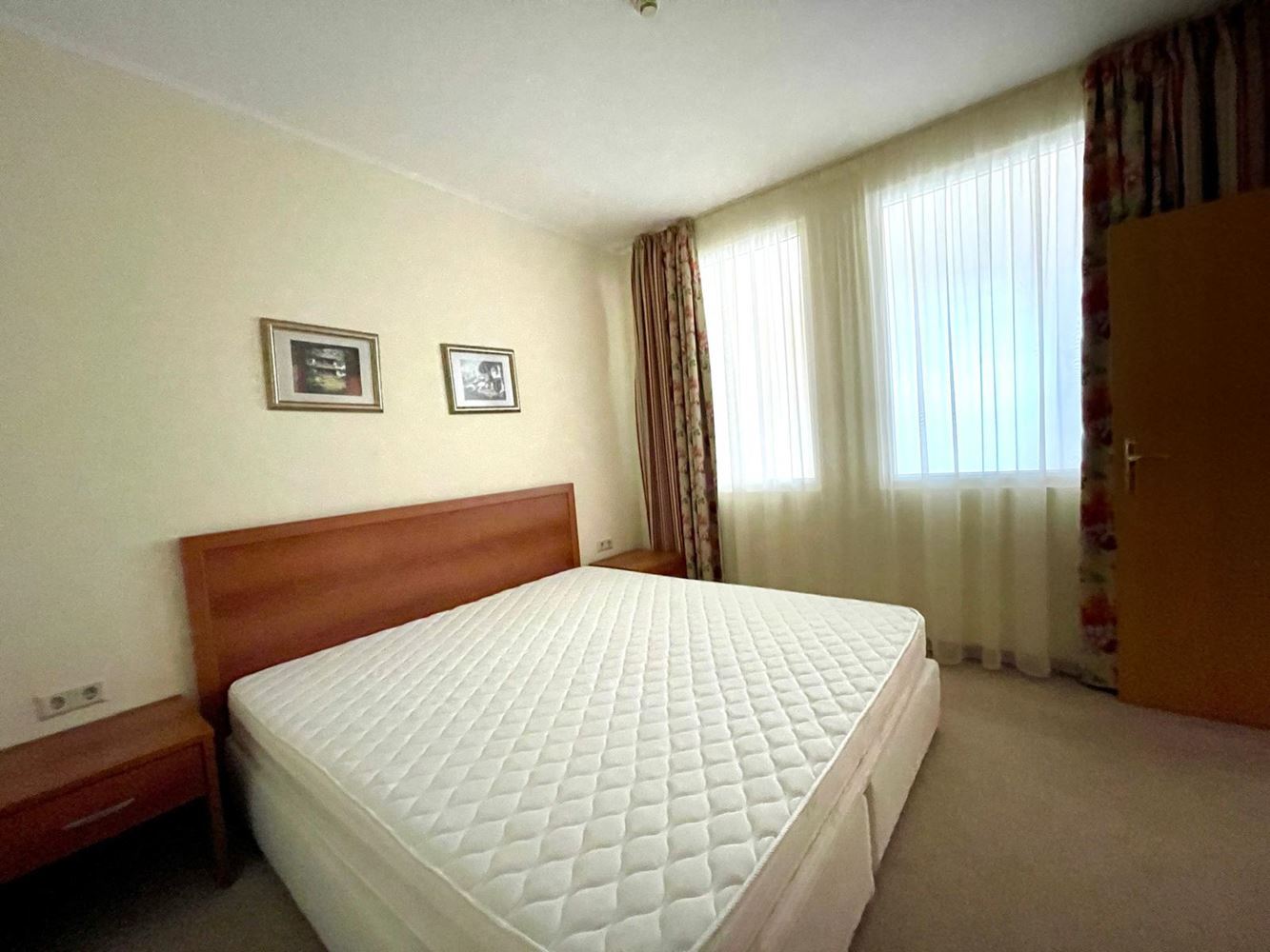 Spacious one-bedroom apartment on the first line with sea view in Pomorie