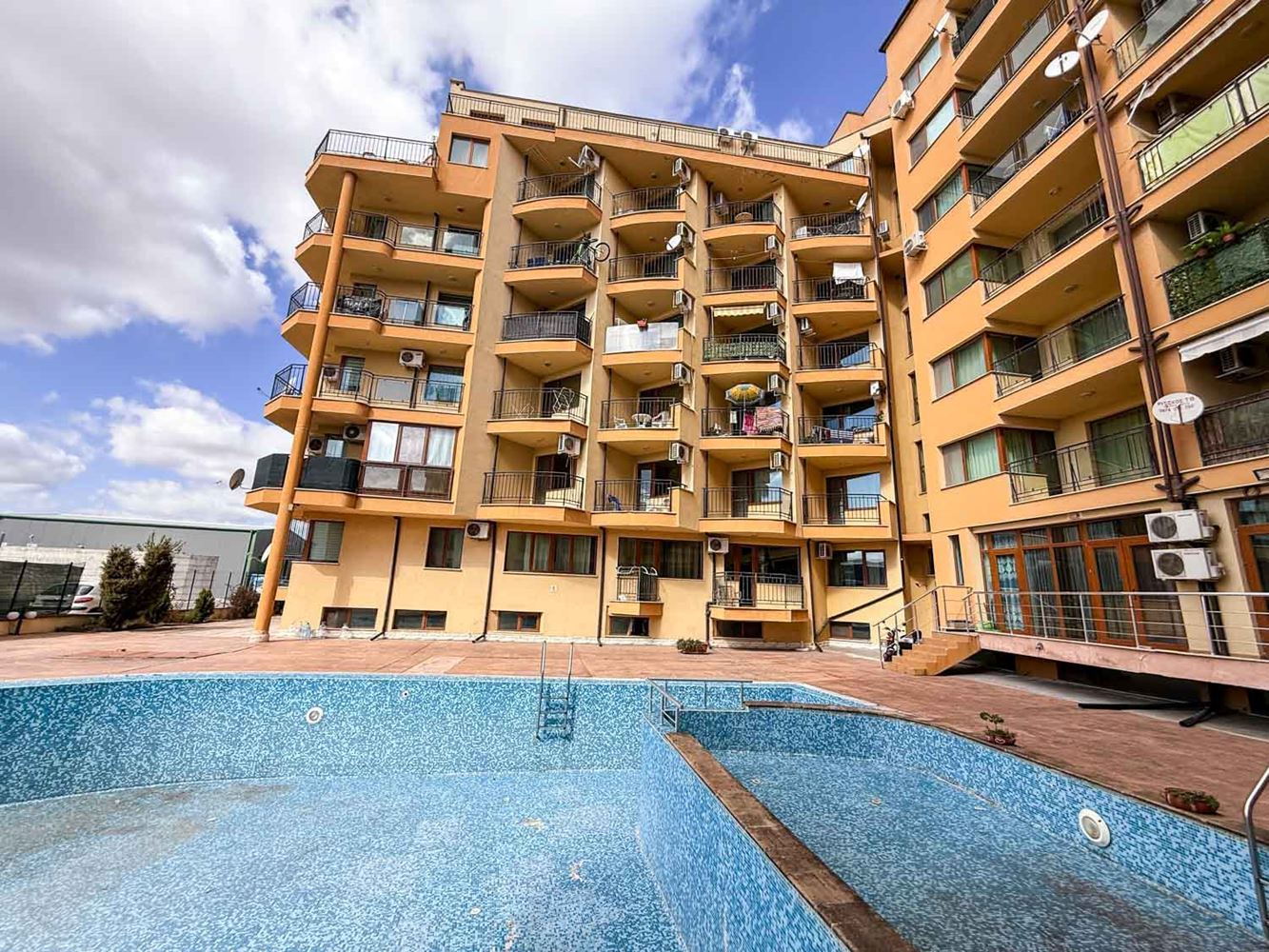 Sunny Beach: Cozy One-Bedroom Apartment with Low Maintenance Fee