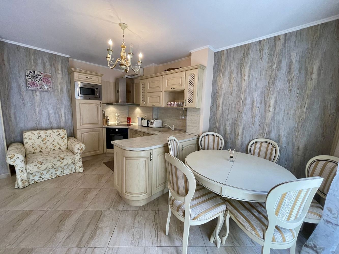 Luxury Maisonette with Garden in an Elite Complex – Comfort and Relaxation Near the Sea
