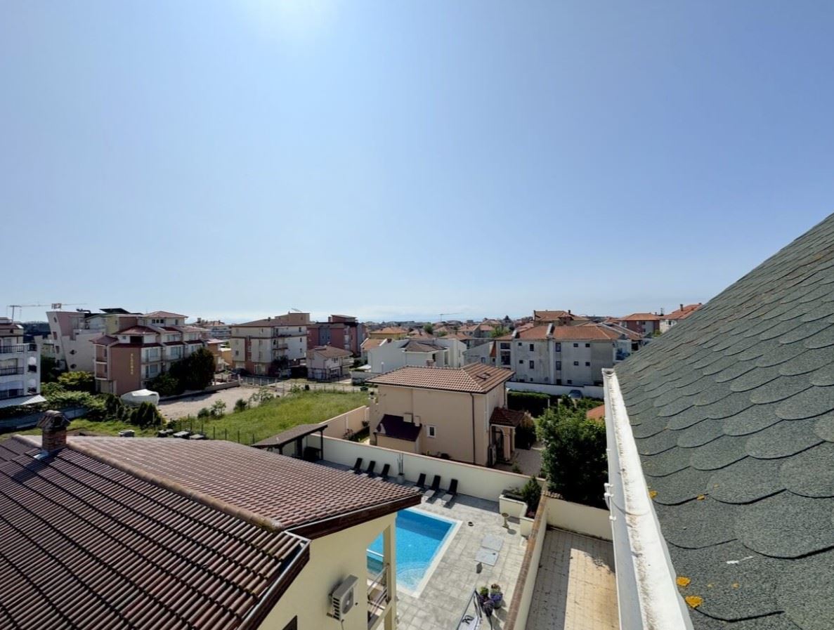 One-bedroom apartment in Ravda – fully furnished, in a residential building and 500 metres from the sea