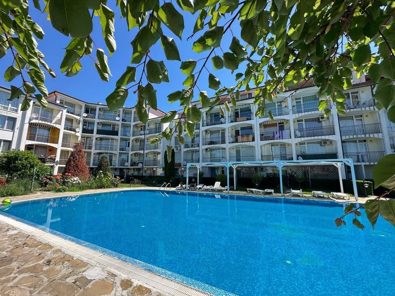 Cozy One-Bedroom Apartment in Ravda with Direct Access to the Pool Area