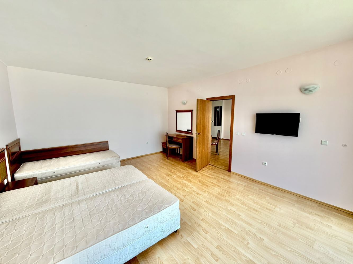 One-bedroom apartment with panoramic sea view on the first line in Sveti Vlas