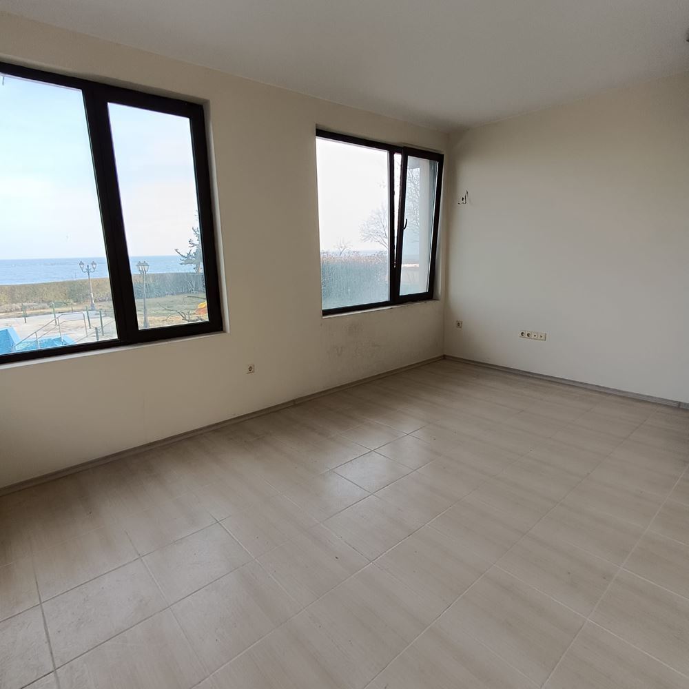 One-Bedroom Apartment on the First Line in Ravda with Panoramic Sea View