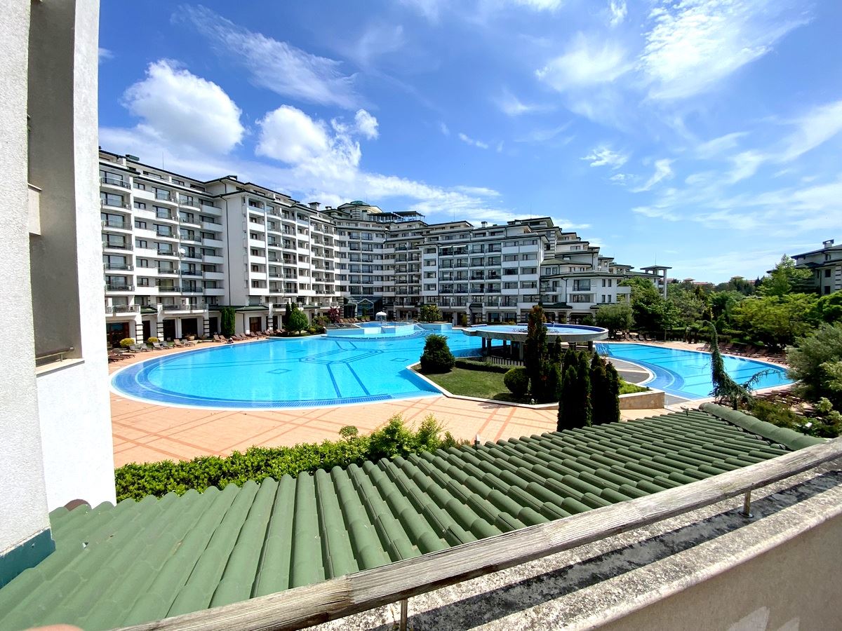 One-bedroom apartment on the first sea line in Ravda – luxury, nature, and impressive pool view
