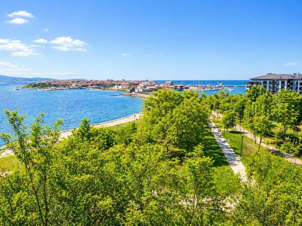 Excellent one-bedroom apartment in the heart of Nessebar with a large terrace and beautiful view