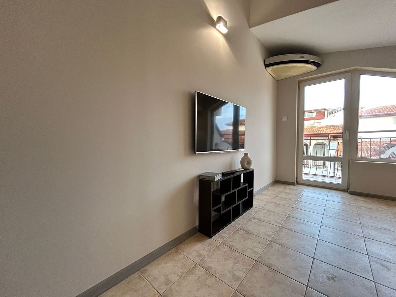 Spacious two-bedroom apartment in Sveti Vlas surrounded by greenery