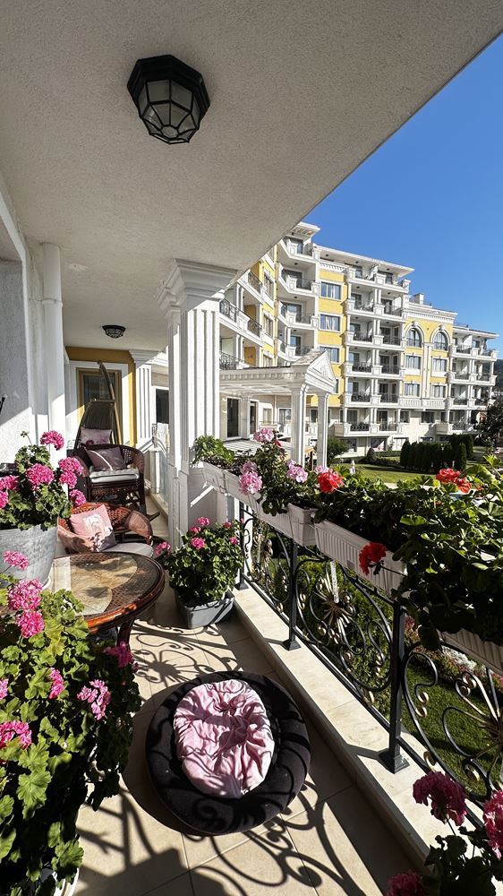 Sveti Vlas: A Particularly Interesting Property with a Pleasant Pool View