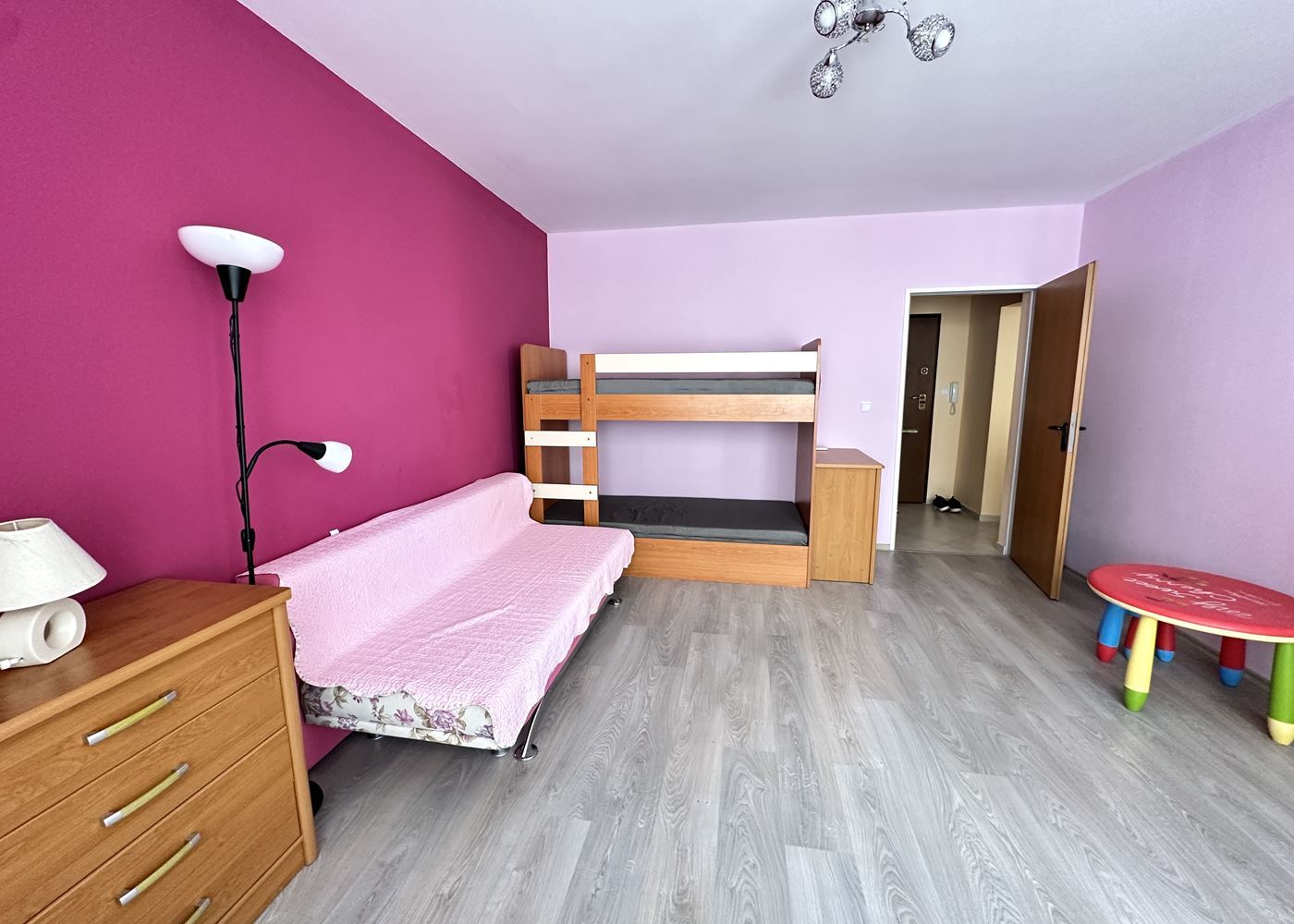 One-Bedroom Apartment 100 m from the Beach in Pomorie – Comfort, Convenience, and Sea View
