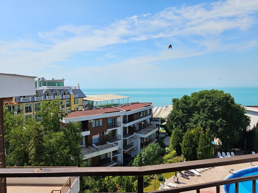 Panoramic Two-Bedroom Apartment Just Steps from the Beach in Elenite with Incredible Bay View