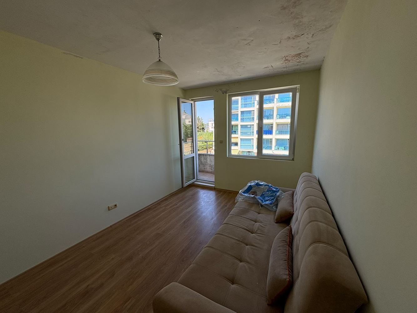 Pomorie 300 m from the Sea – Furnished One-Bedroom Apartment in a Complex with a Swimming Pool