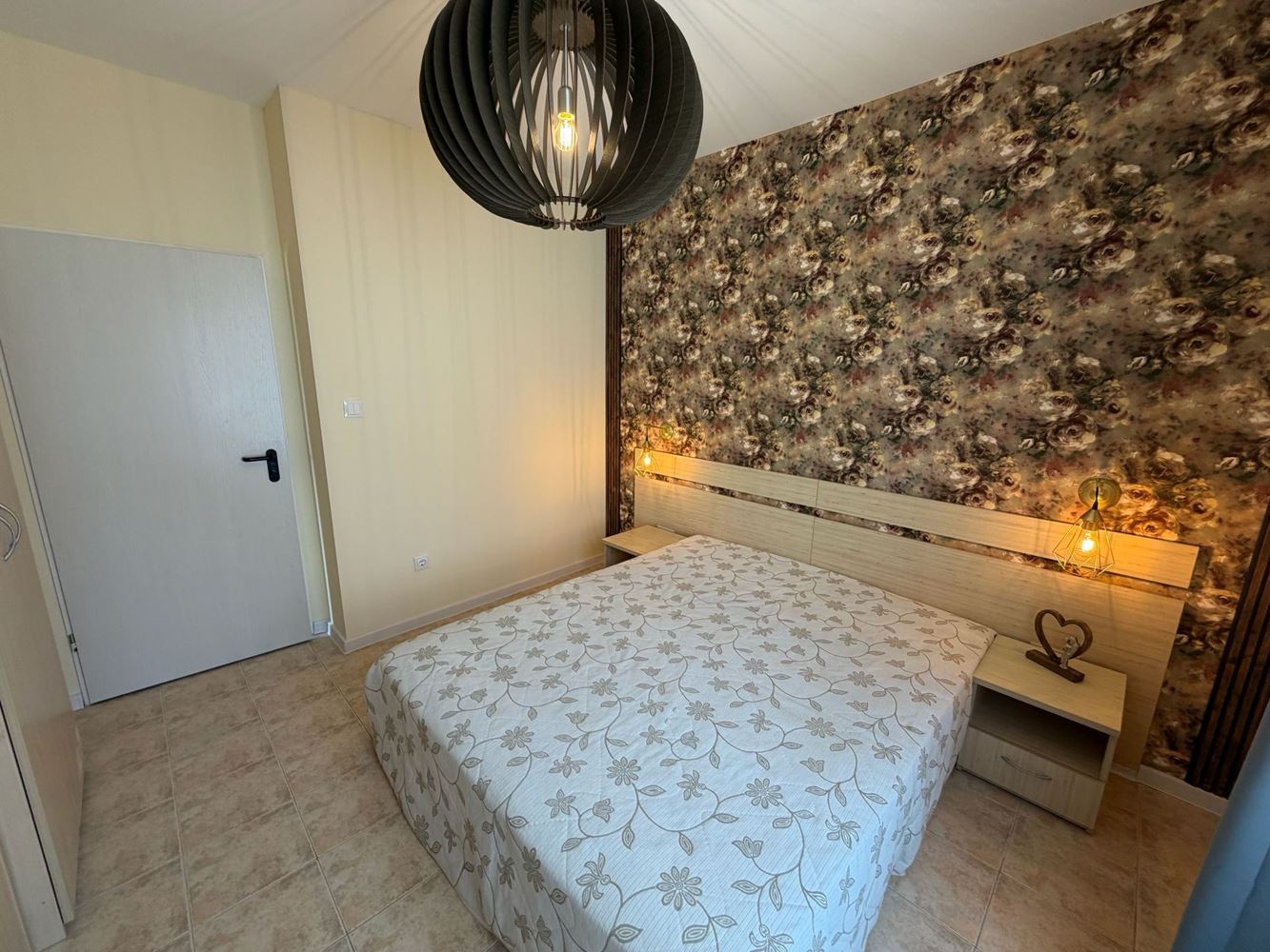 Bright and Spacious One-Bedroom Apartment with Beautiful Pool Views on the Border Between Sunny Beach and Sveti Vlas