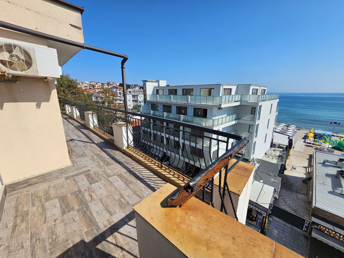 Spacious three-room apartment on the first line of the sea in Sozopol with a unique panoramic terrace