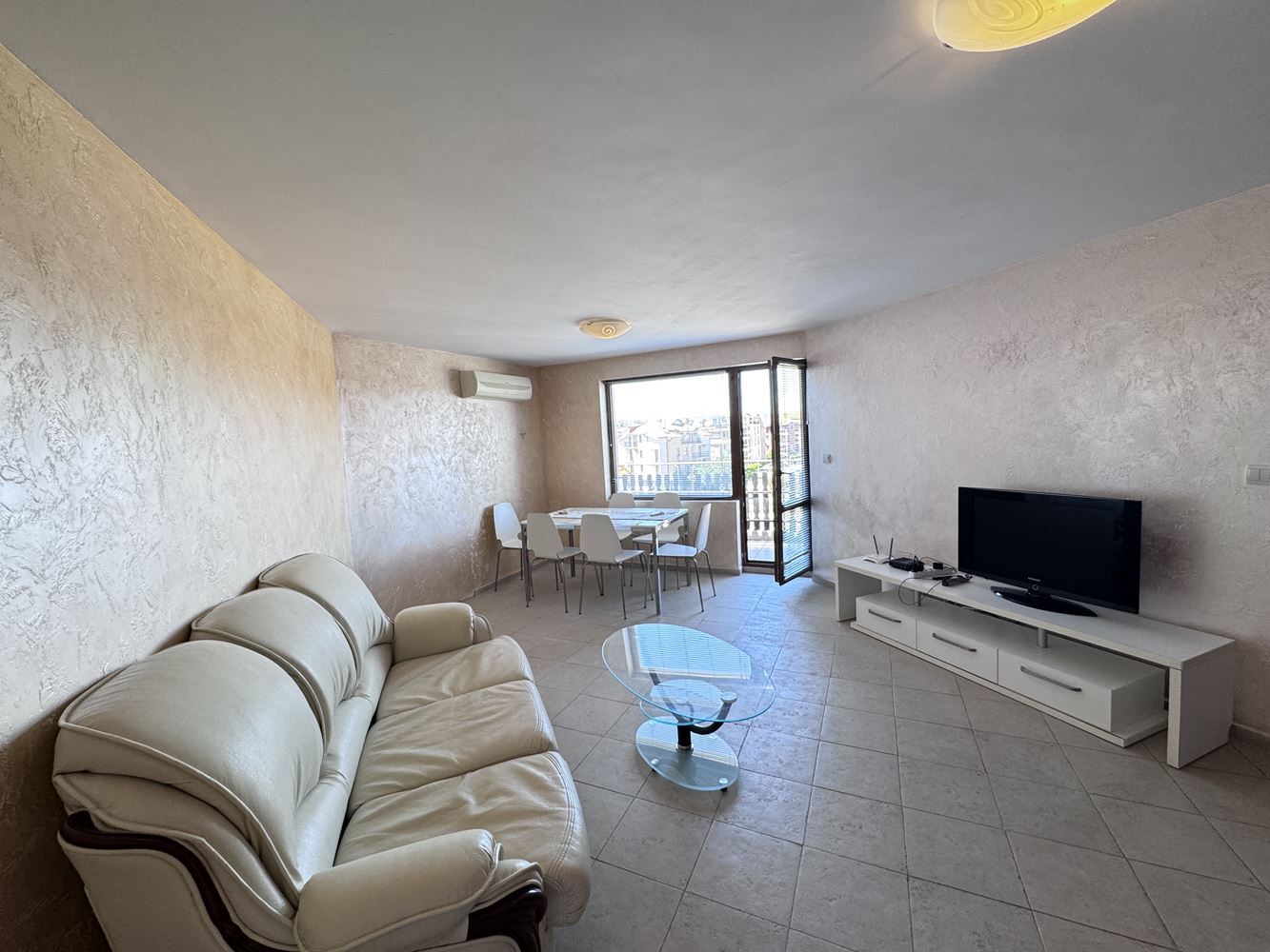 Spacious apartment with one bedroom in a complex with a swimming pool in Ravda – an excellent choice for living or investment