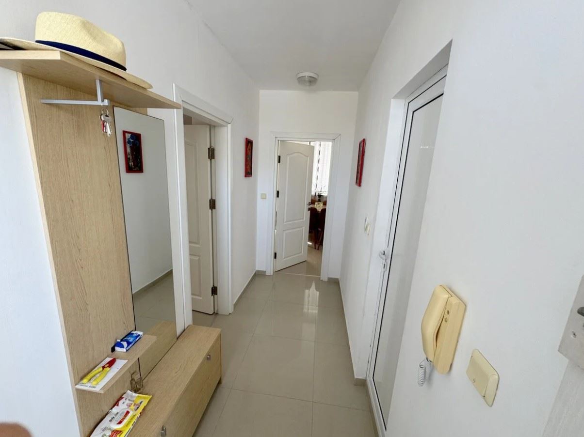 One-bedroom apartment in Ravda – fully furnished, in a residential building and 500 metres from the sea