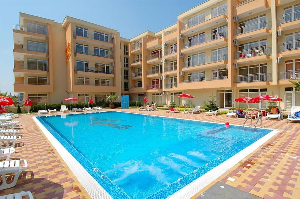 Spacious One-Bedroom Apartment in a Prestigious Gated Complex Near the Beach in Sunny Beach