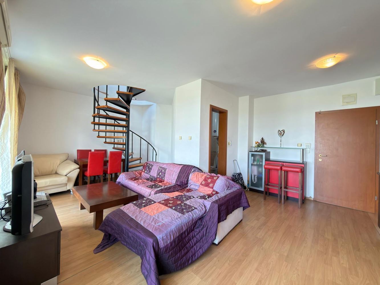 Spacious four-room duplex apartment with panoramic views – comfort and style in the heart of tranquility