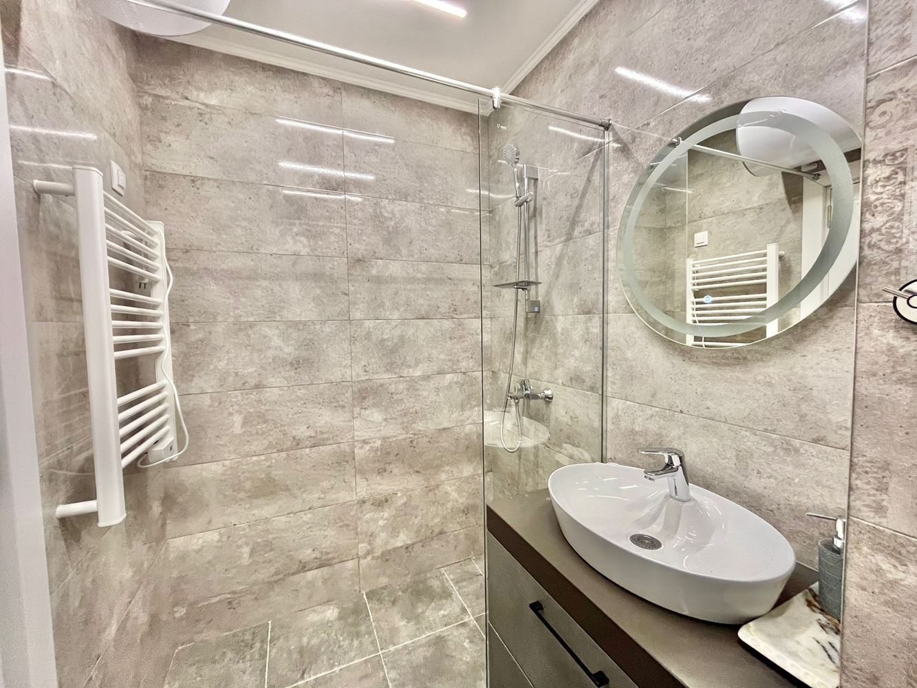 Luxury two-bedroom apartment on two levels in the heart of Ravda – new construction with swimming pool and premium comfort