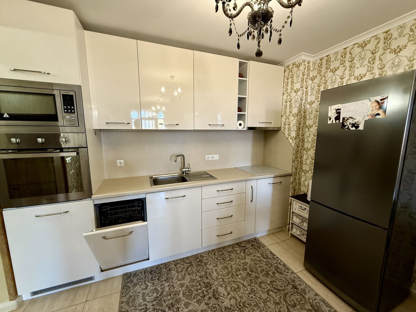 First-Line Apartment in Sveti Vlas – Stylish Property Near the Beach and Marina Dinevi Yacht Port