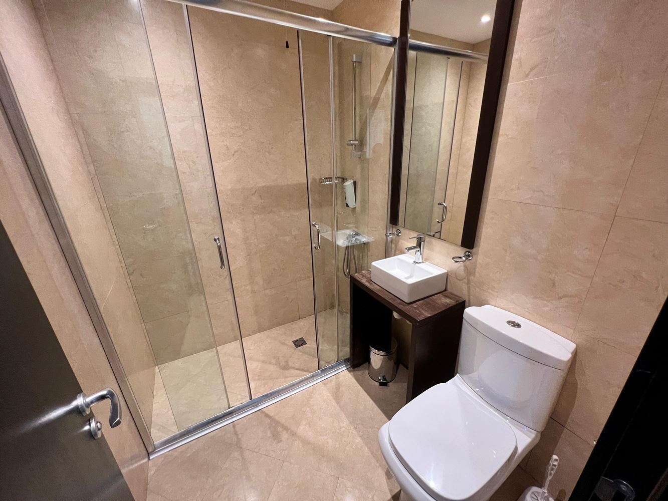 Spacious two-bedroom apartment with sea view in a luxury first-line complex in Sveti Vlas