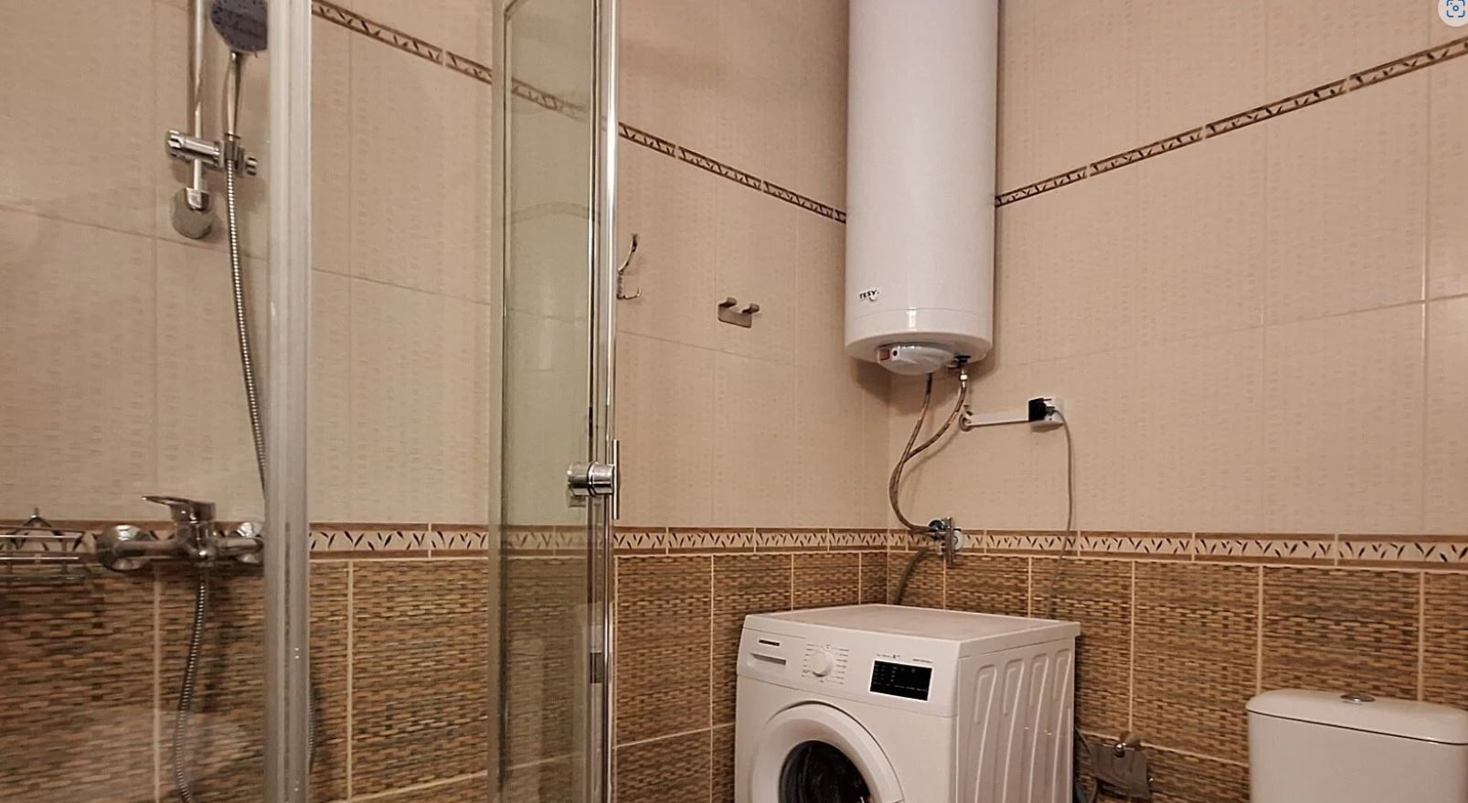 One-Bedroom Apartment on the First Sea Line in Sveti Vlas – Cozy Property with Pool and Sea View
