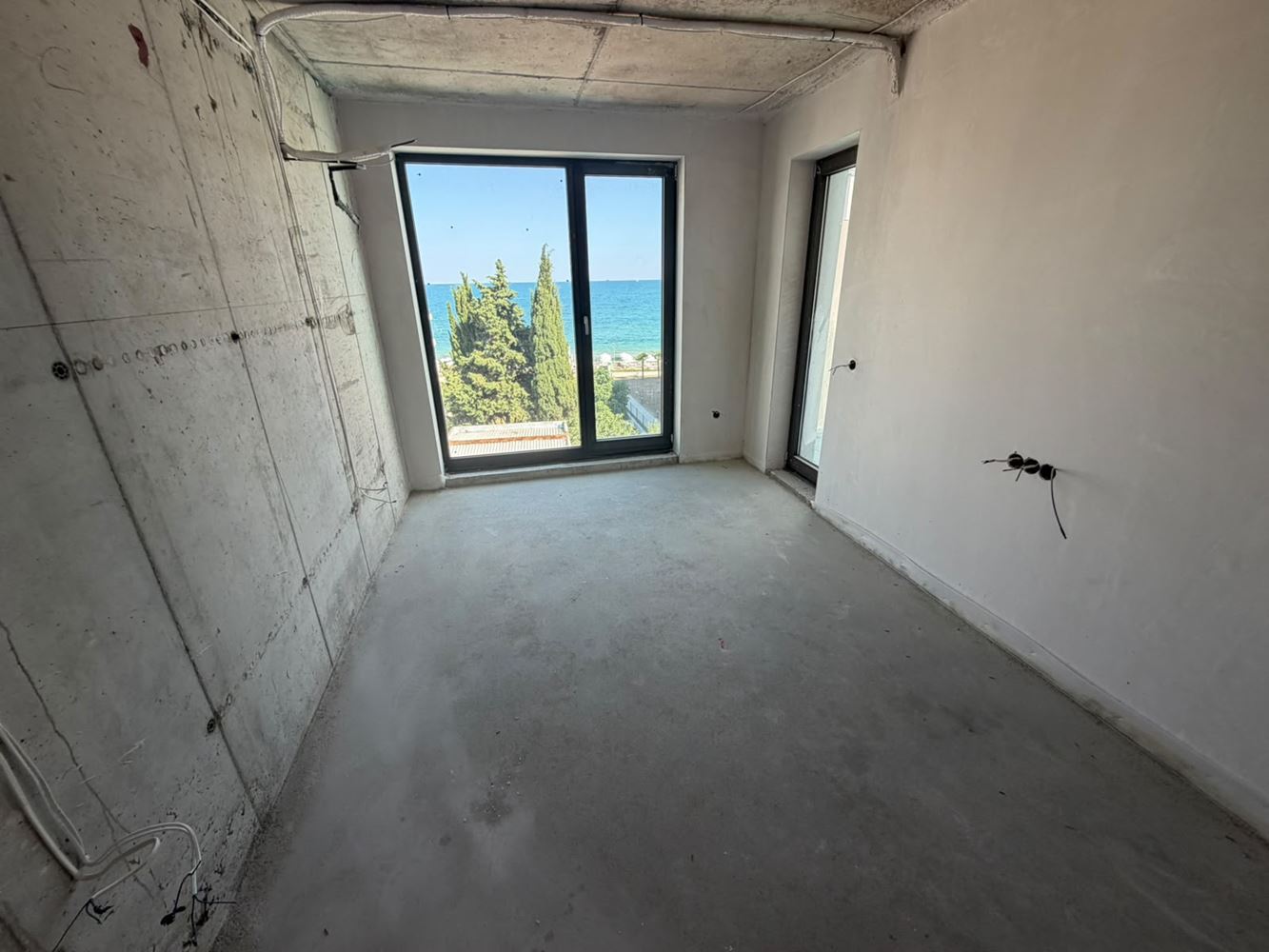 Spacious One-Bedroom Apartment with Direct Panoramic Sea View in Ravda – Premium Comfort and Breathtaking Views from Every Room