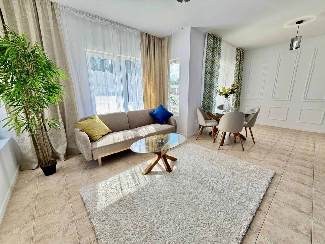 Stylish and Modernly Furnished One-Bedroom Apartment with Pool View in Sveti Vlas