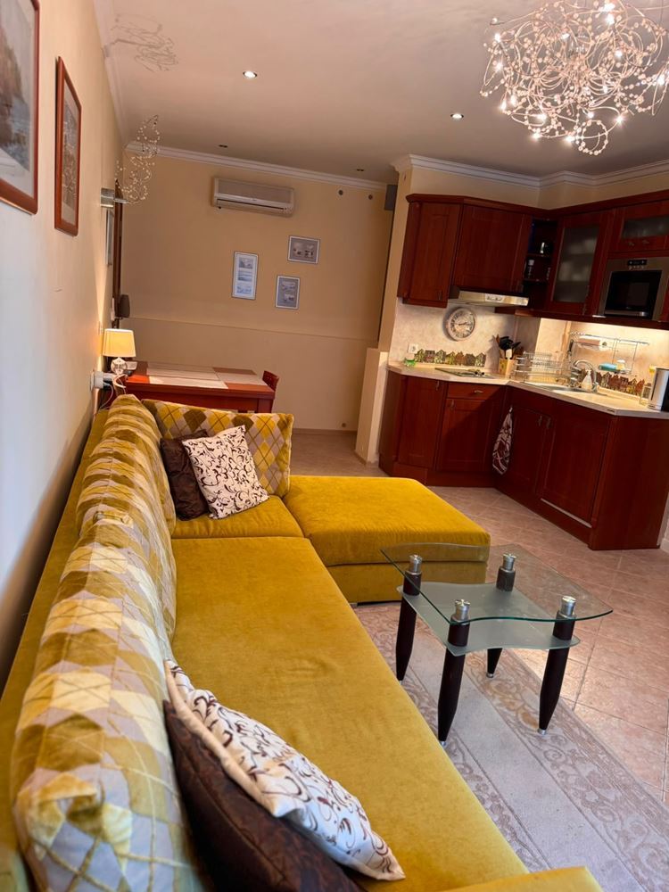 Three-room apartment with sea view surrounded by pine trees – luxury and tranquillity on the first line in Sozopol