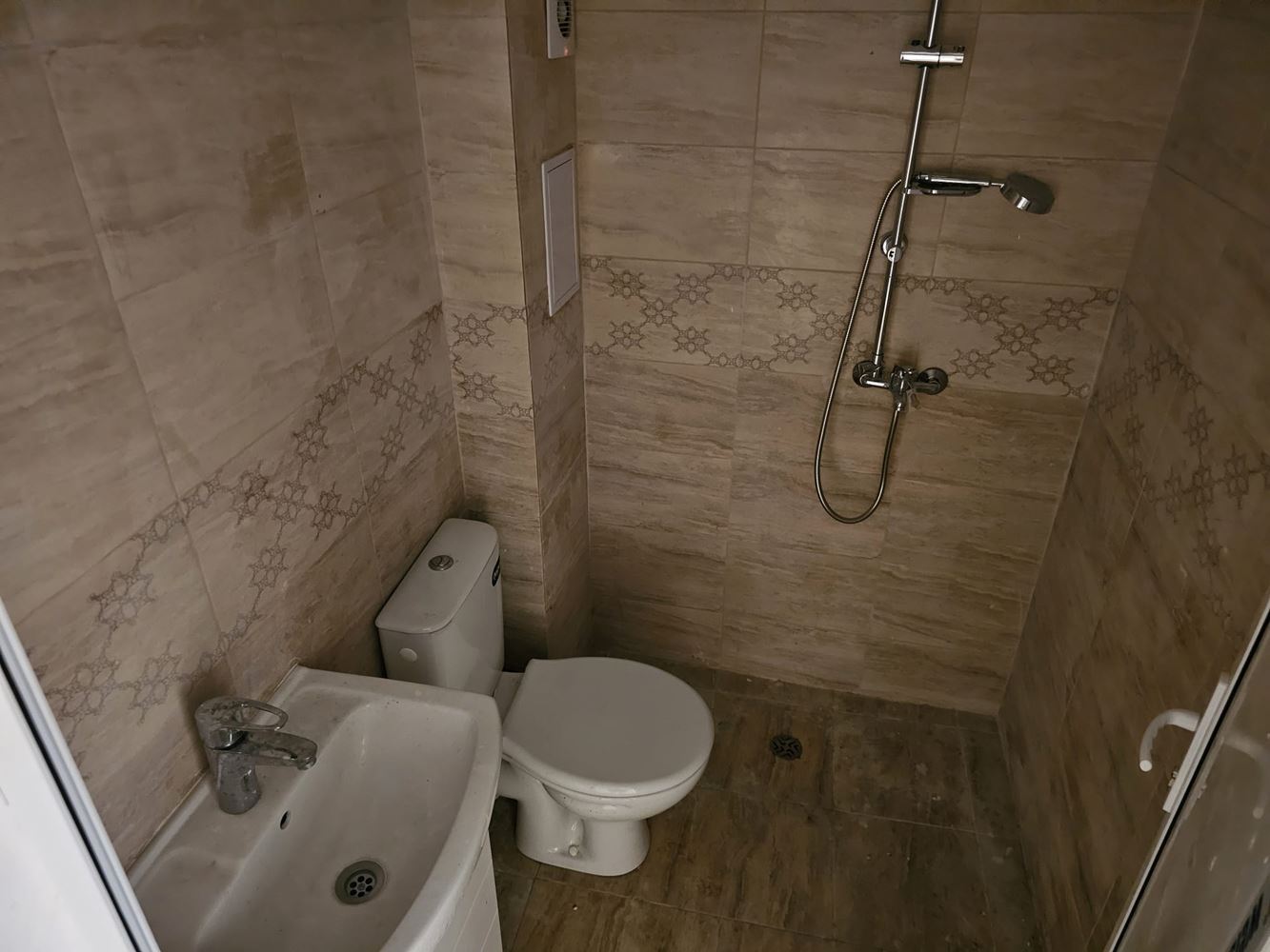 One-bedroom apartment in Sveti Vlas – bright semi-basement, ready to move in, no maintenance fee