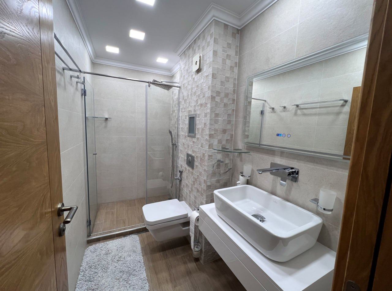 Spacious Three-Bedroom Apartment with Panoramic Sea View Only 50 Meters from the Beach – Low Maintenance Fee!