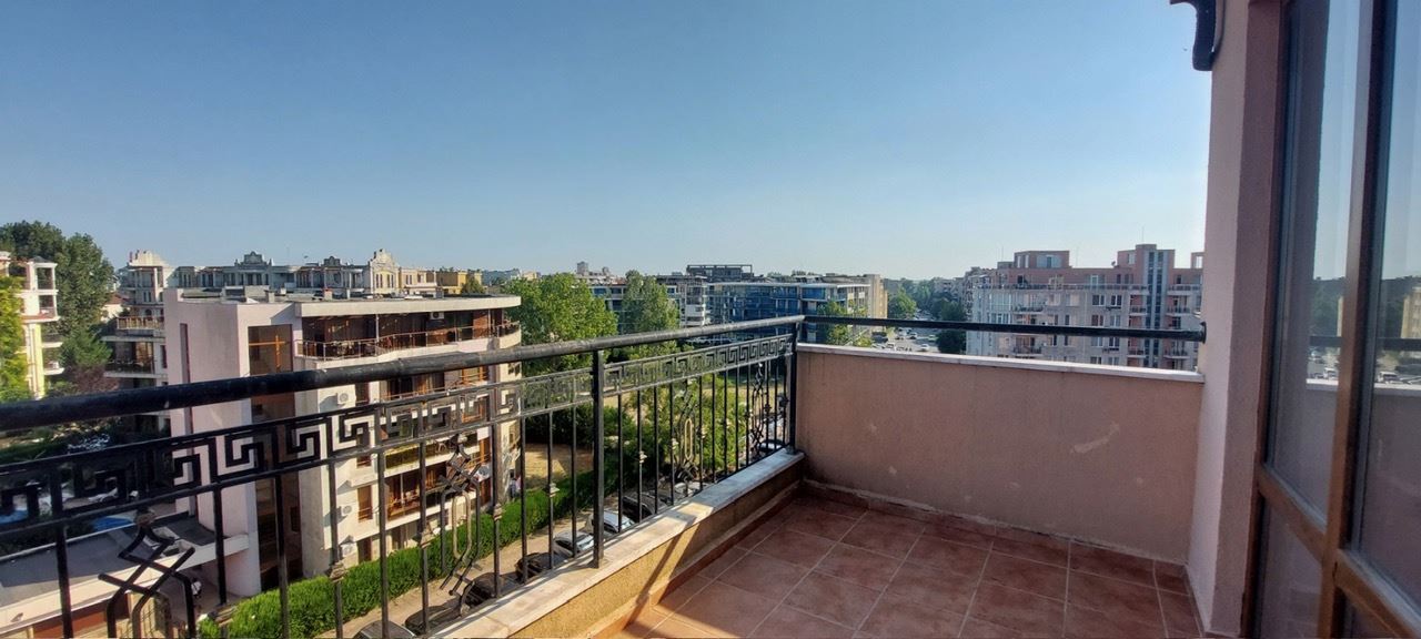 Bright Studio on the Top Floor in Sunny Beach – Freedom to Create Your Ideal Seaside Home