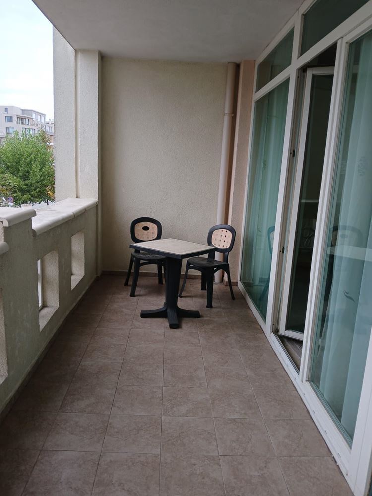 Attractive One-Bedroom Apartment on the First Line by the Sea in Pomorie – Comfort, Swimming Pools and Spa Facilities