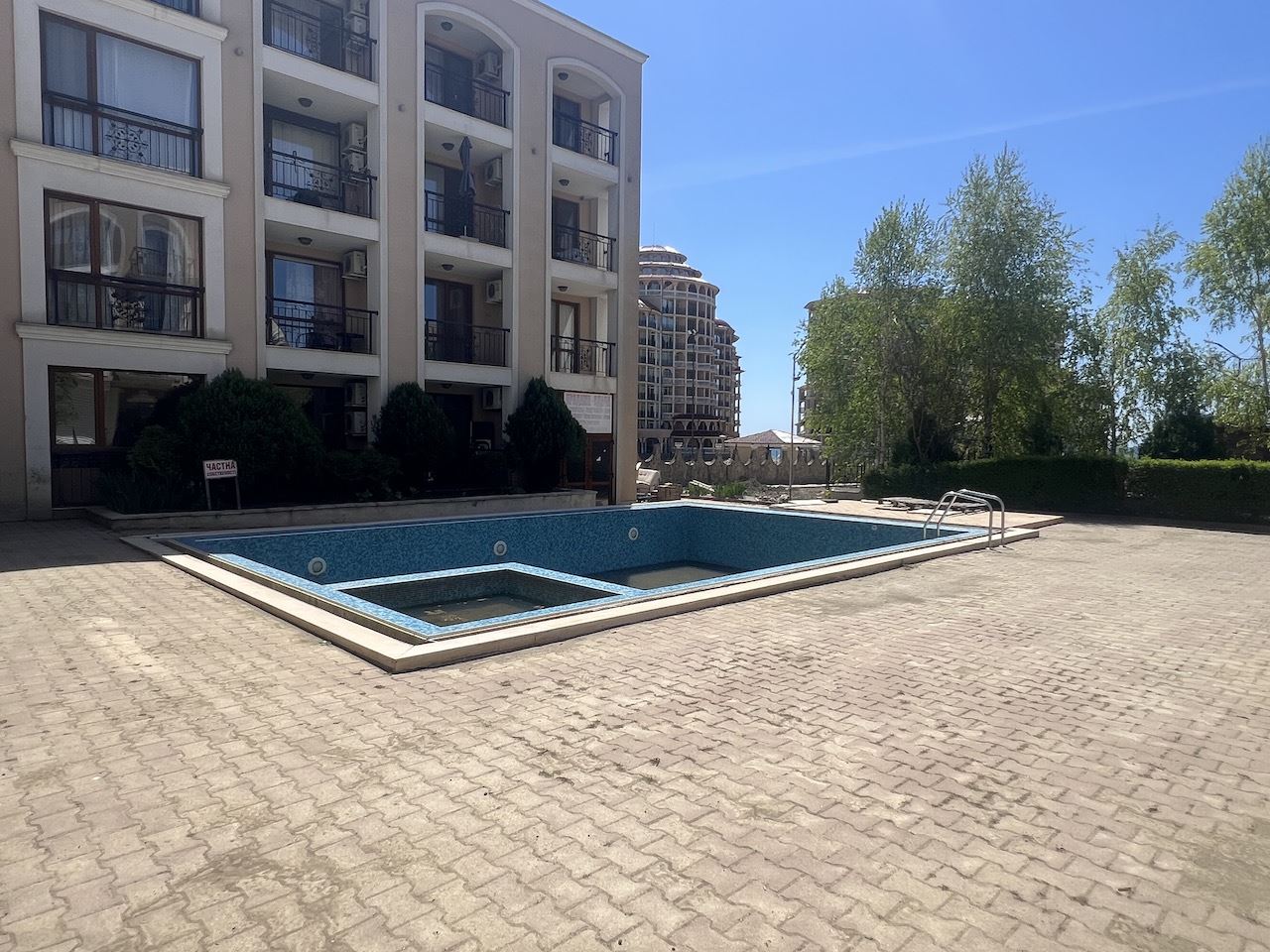 Cozy studio in the heart of Elenite – just minutes from the beach, in a gated complex with a pool and excellent amenities