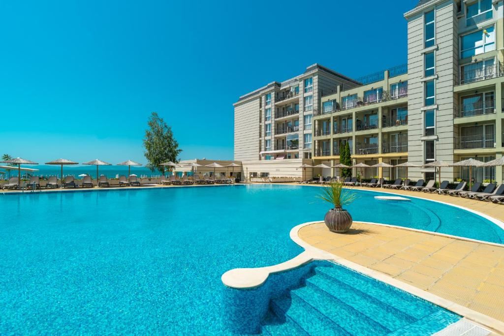 Luxury One-Bedroom Apartment with Panoramic Sea View in Pomorie