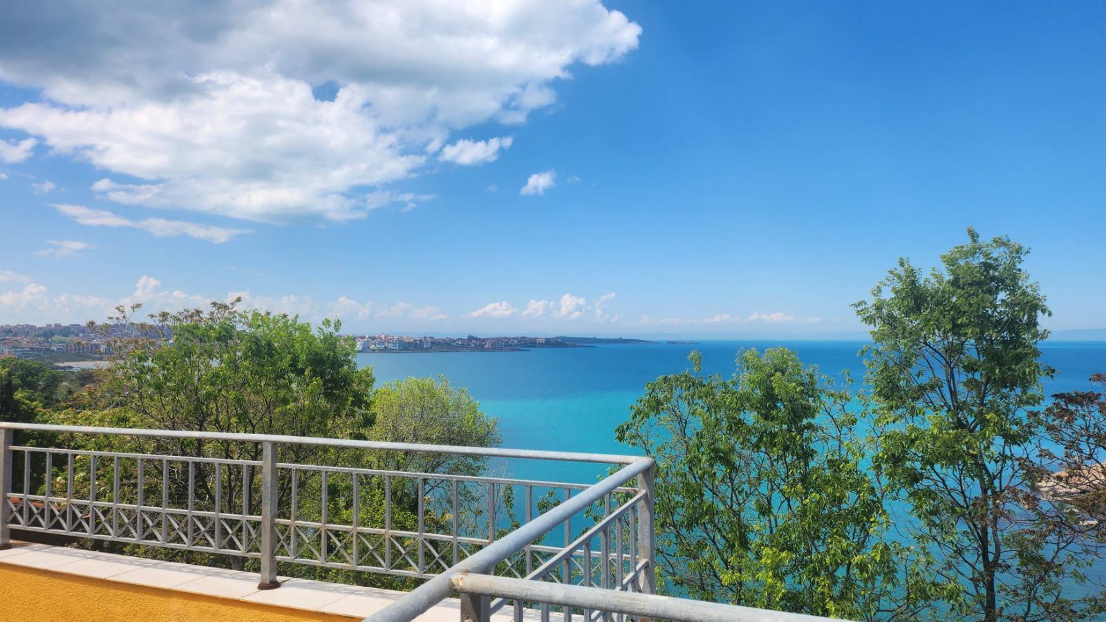 Maisonette on the first line to the sea in Sozopol with panoramic views and a boutique location