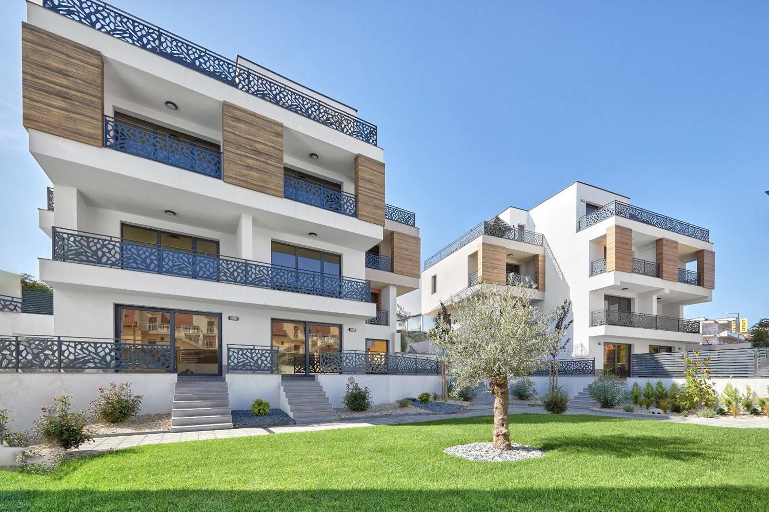 Luxury One-Bedroom Apartment 50 Meters from the Beach in Sozopol – No Maintenance Fee