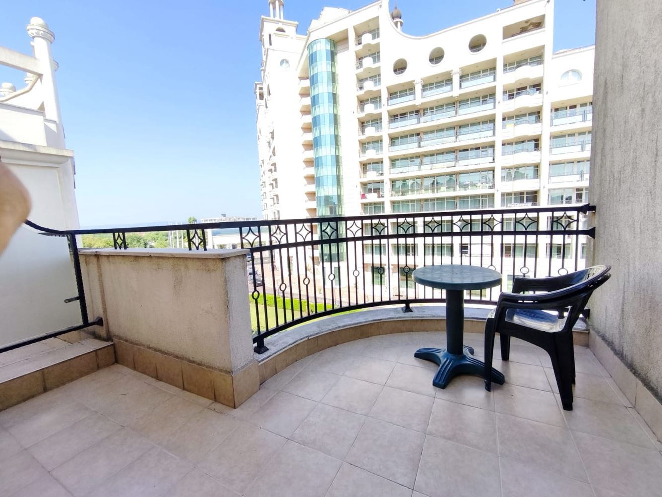 Luxury One-Bedroom Apartment on the First Line in Pomorie – Comfort and Seaside Atmosphere