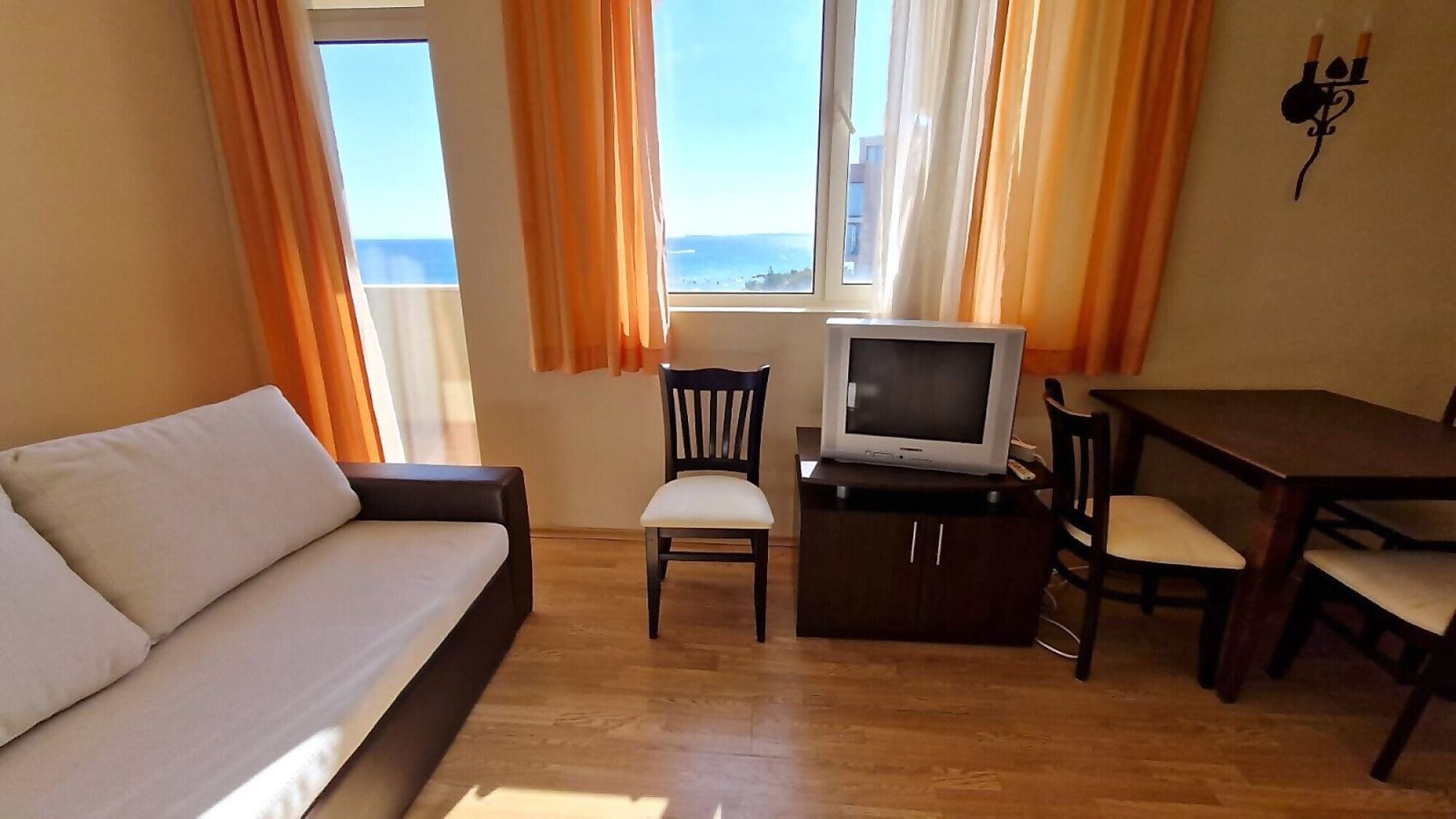One-Bedroom Apartment with Breathtaking Panoramic Sea Views on the First Line in Elenite