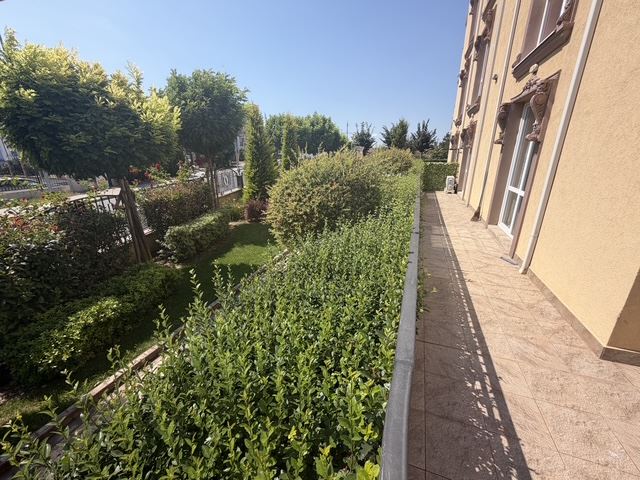 Cozy one-bedroom apartment with a huge terrace in Ravda – your own private space by the sea