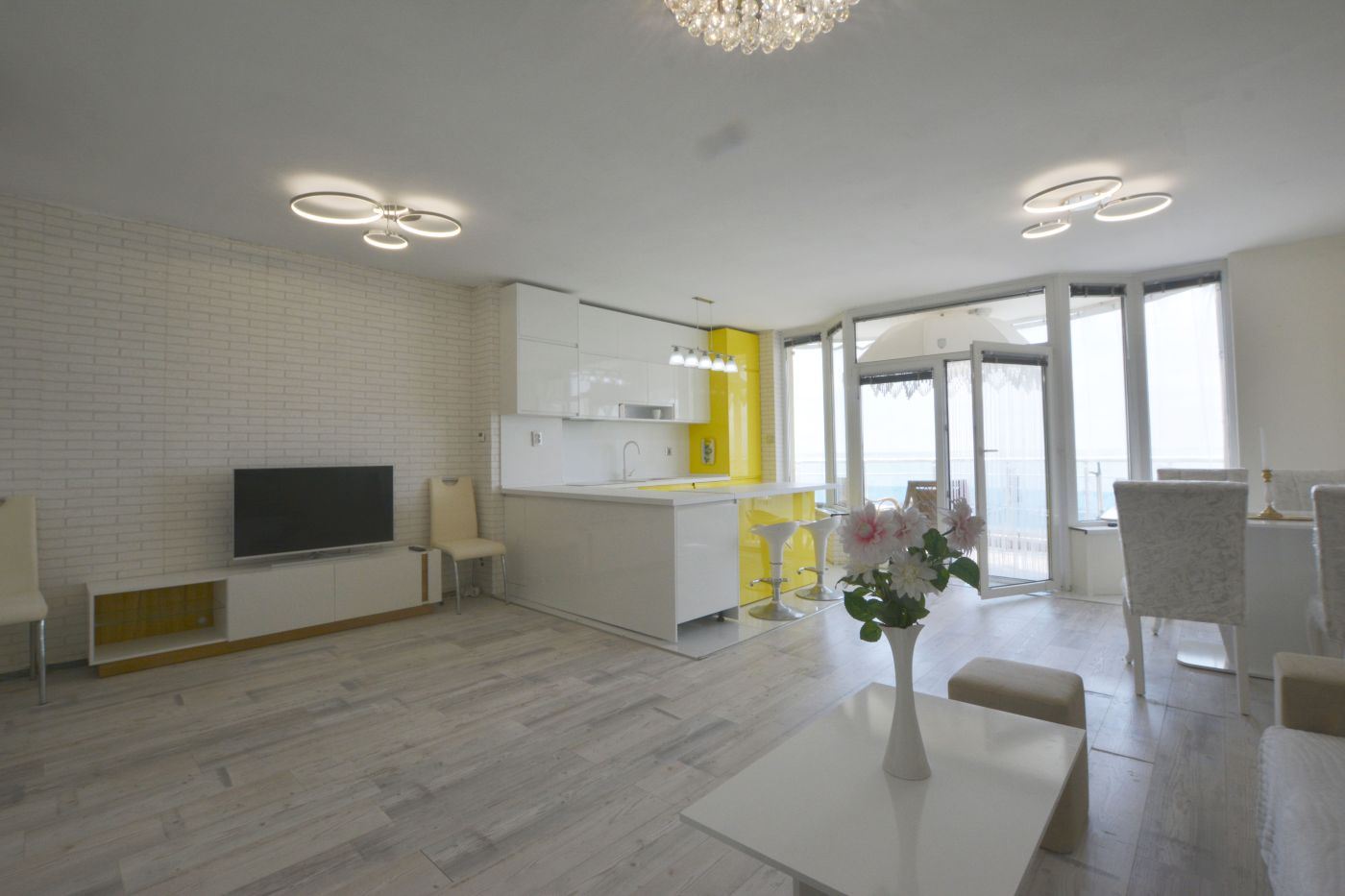 Luxury two-bedroom apartment with sea view on the first line in Ravda – 114 m², two terraces, and full comfort
