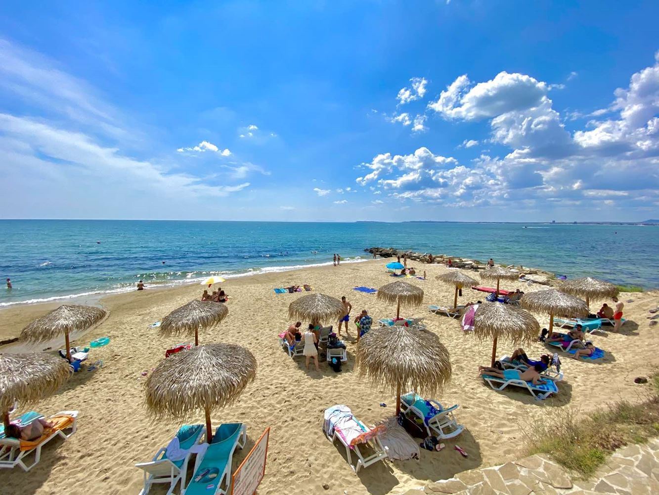 Two-bedroom apartment on the first line to the sea in Sveti Vlas – comfort, spaciousness and a unique sea view