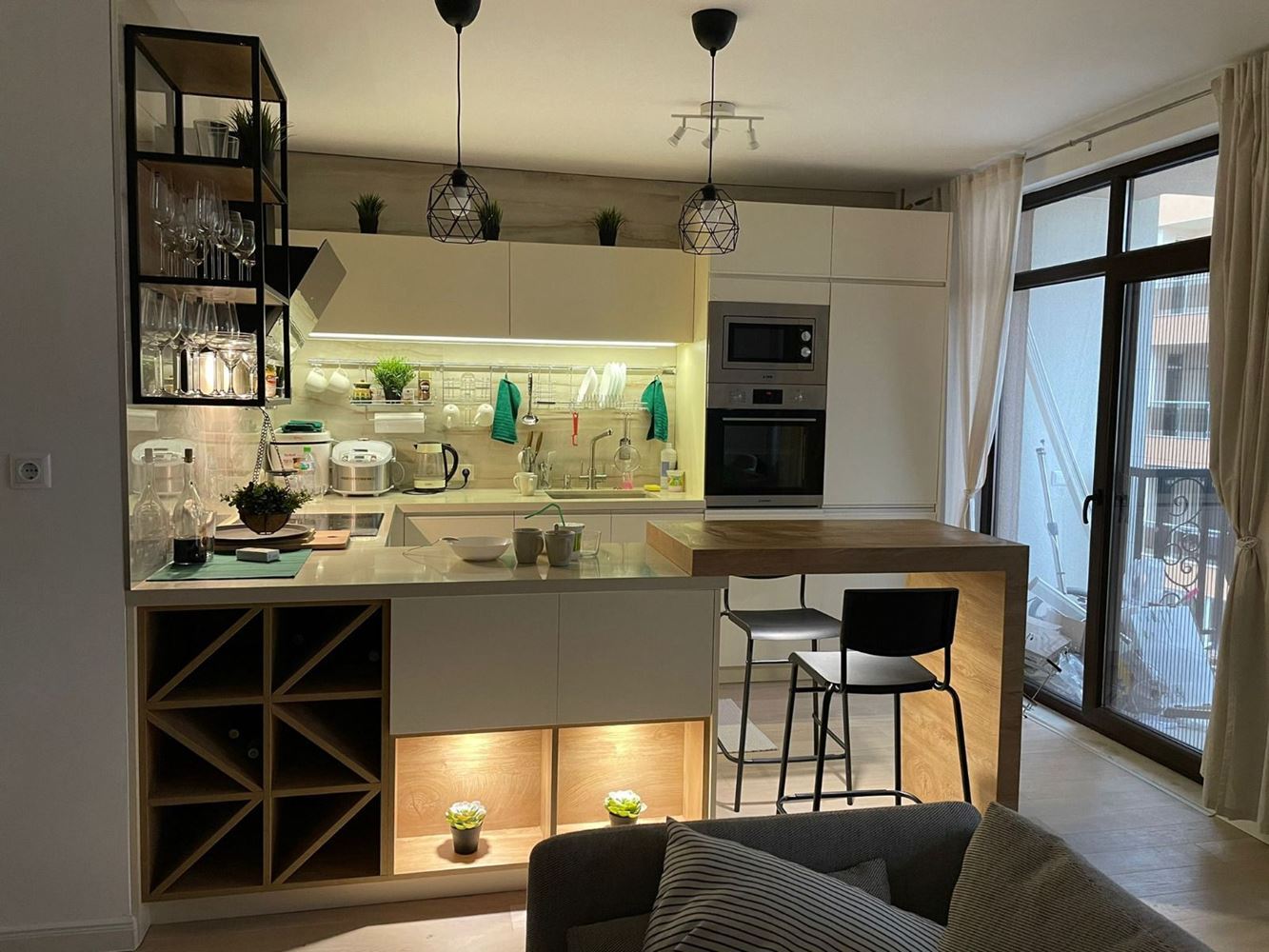 Spacious Five-Room Apartment with Sea Panorama in Pomorie – Comfort, Style and Functionality for a Large Family